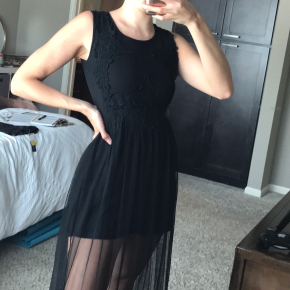 Hearts & Bows Lace Maxi Dress - Picture 3 of 6